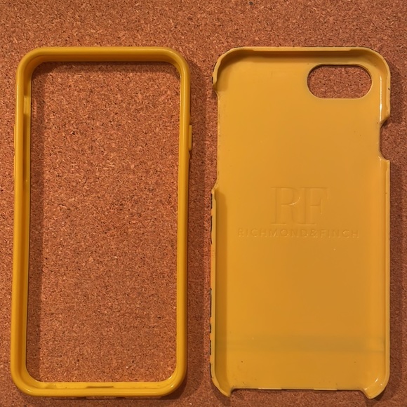Richmond & Finch iPhone 8 case - Picture 3 of 3
